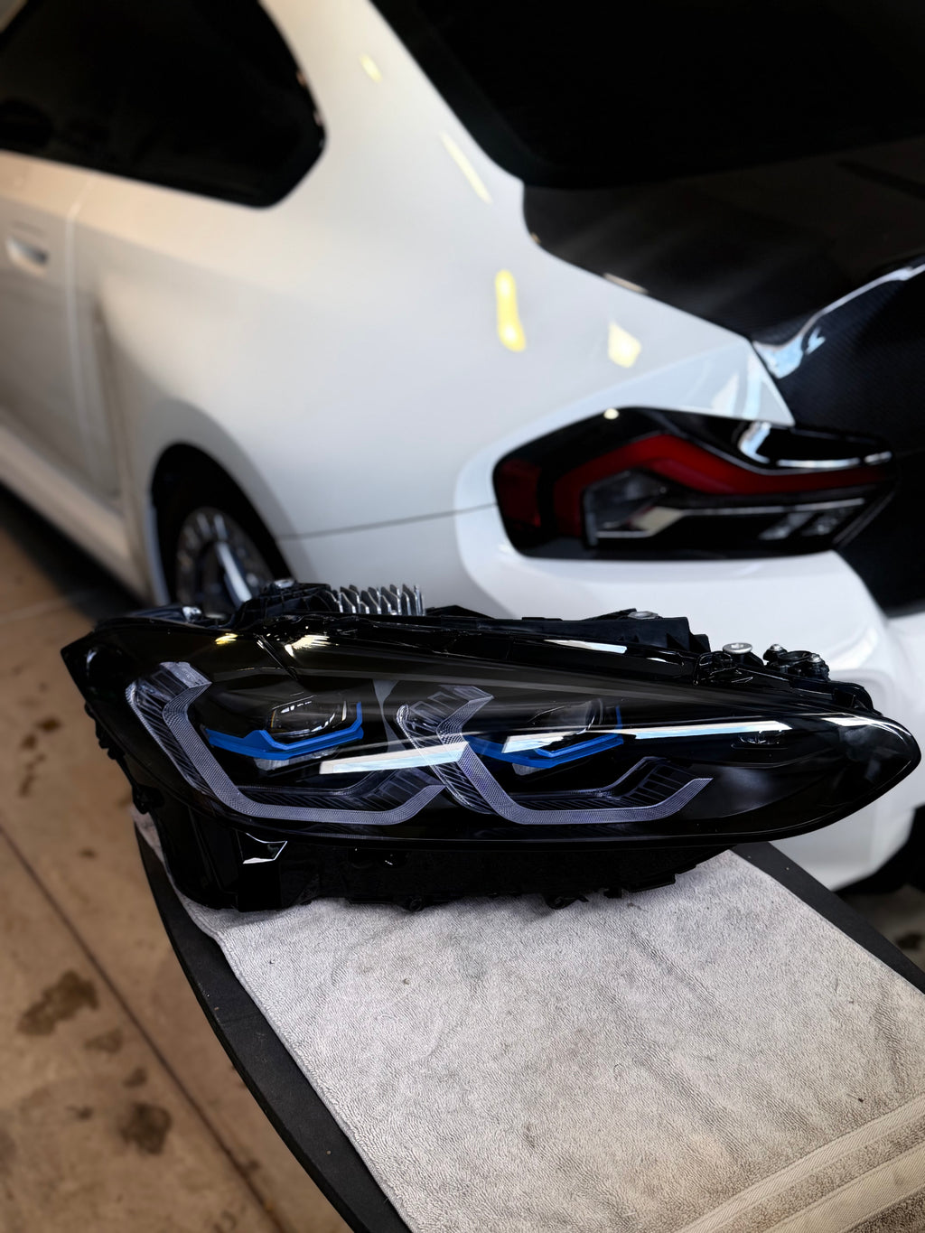 G80/G82/G22 BMW Laser Style headlights tri-color (2021+)